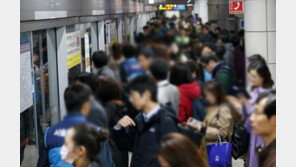 9호선 신호장애로 출근길 혼란 “월요일 아침부터 무슨 일”…현재 고장복구 완료 