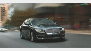 링컨 MKZ 하이브리드 출시 ‘공인연비 15.8km/ℓ·5900만원’