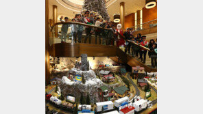 “크리스마스 자선열차 올해도 달려요”