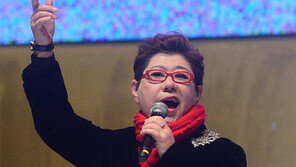 가수 양희은 “소름 끼친 무대, 노래 빚 좀 갚은듯”