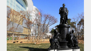 文靑 신격호가 사랑한 ‘샤를로테’… 괴테동상으로 서다