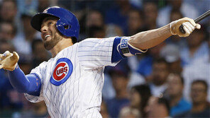 ‘내셔널리그 MVP’ 컵스 3루수 브라이언트 정규시즌 유니폼 1875만원에 팔려