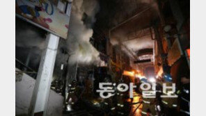 대구 서문시장 12시간째 진화…완전 진화까지 상당한 시간 걸릴 것으로 예상