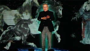 3차원 홀로그램으로 등장한 이어령 前장관