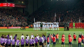 브라질 선수들 여객기 추락 참사… 세계 축구 추모의 물결