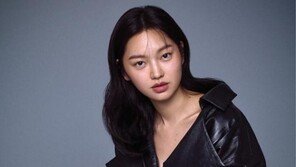 [화보]‘영화계 기대주’ 최유화, 패션 화보속 ‘치명적 매력’