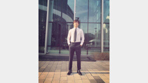 [#해시태그 컷] 겨울햇살을 온몸으로…정용화는 ‘광합성’ 중