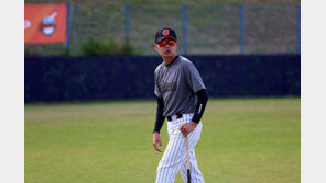 롯데의 수석·투수 겸임체제, 키워드는 ‘전권일임’