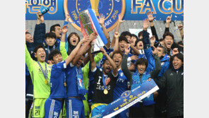 지옥서 천당으로… 눈물 흘린 서정원