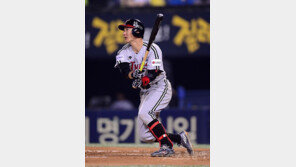 ‘훈련 모범생’ LG 손주인 “난 늘 간절했다”