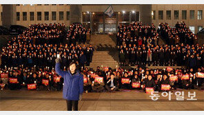 추미애 “탄핵 이후 로드맵 없다”… 배수진인가 무책임인가