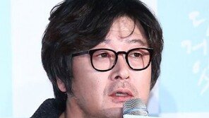 김윤석 성희롱 논란…“내 부인, 내 딸 이라면” VS “즉각 반성, 용서해주자”