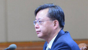 [속보] 도종환 “우병우, 장모 김장자 집에 있어…동행명령권 의결 요구"