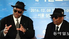 지미 잼 & 테리 루이스 “촛불집회 감명… 한반도 통일송 멋지게 만들어야죠”