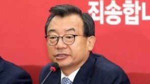 이정현 “朴대통령에게 변론의 기회가 없었다…탄핵 사유 명확치 않아”