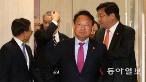 美금리 인상 발등의 불인데 경제 컨트롤타워는 한달째 ‘실종’