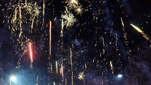 추위도 못막은 촛불… “탄핵은 시작, 축배는 이르다”