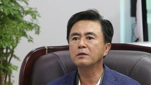 친박 김태흠 “男 바람 피우면 여자가 제일 늦게 알 듯…최순실 몰랐다”