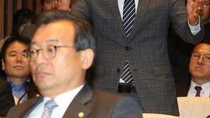 親朴 8人, “친박 8적” 발언한 非朴 황영철 고소…“명백한 명예훼손”