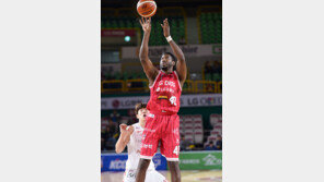 ‘메이스 원맨쇼’ LG 3연승 질주