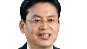 [속보]새누리당 새 원내대표에 ‘친박’ 정우택…정책위의장 이현재 당선