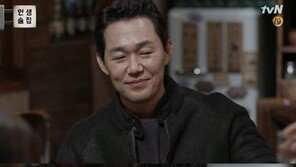 ‘인생술집’ 박성웅 “생활연기 잘 못해”…신동엽도 깜짝 놀란 주량은?