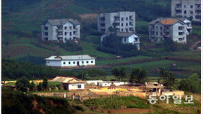 전화·USB 편지…탈북민들이 北에 있는 가족과 연락하는 방법은?