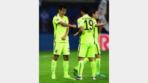 [할로 분데스리가] 아우크스부르크에 승리 안겨준 ‘지구특공대’