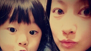 신애 “우리 요즘 안 친해, 심하게 말 안 듣고 엄청 뺀질 거려” 육아 고충 눈길