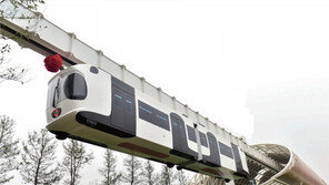 [화시두스보]세계 최초 리튬배터리 공중철도 건설