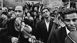 쿠델카 “집시의 눈빛 속에 담긴 ‘나’를 보세요”