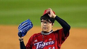 기아팬 “양현종, 최형우 이상 대우해줘야…무조건 잡으라”