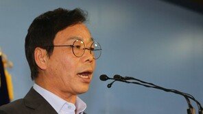 이완영·이만희 “이런 일 꾸민 사람 처벌해야…결백 밝힐 것” 사임 요구 거부