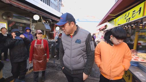 [오늘의 채널A] 낯선 여성에게서 용돈 받는 동현