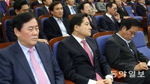 교섭단체 구성 공언한 비박… 대선 제3지대 ‘태풍의 눈’으로