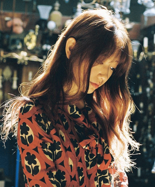 [#해시태그 컷] 환한 실루엣…신혜씨 눈부셔요∼