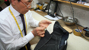 동네 양복점 “백화점에 뺏겼던 맞춤양복 손님 돌아와”