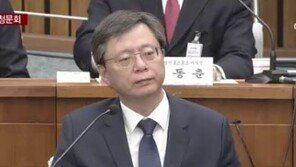 우병우 “박근혜·김기춘 존경…최순실 몰라…팔짱 낀 건 몸 안좋아서”