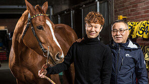 이희영 조교사 “아들아, 700승까지 함께 달리자”
