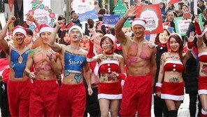 “생명을 나눕시다” 몸짱 산타들 캠페인
