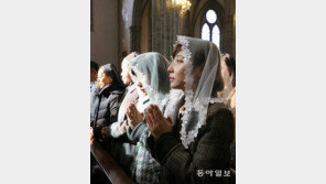 낮은 곳에 오신 아기 예수의 뜻 되새기며…