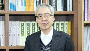 옛 우리말 일일이 판독해 수작업 정리… 도스컴퓨터로 2만여쪽 사전 만들어