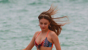 지성과 미모, 다 갖춘 모델! 인형같은 외모에…