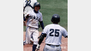 ‘비운의 4할타자’ 홍승우, 3수끝 大入 문 열다