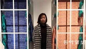 메르스-지카-에볼라… 현미경 이미지로 구현한 설치 예술