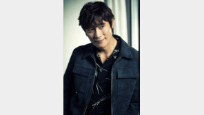 이병헌, 서민 등친 악인역 완벽 빙의… 김우빈, 속모를 감정연기 관객 압도