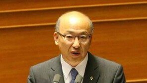 문형표 긴급체포…“삼성-국민연금-靑 정경유착” “주범은 삼성” 野3당 쓴소리