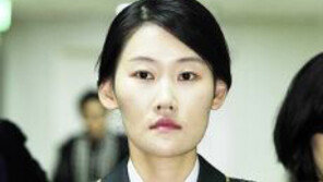‘특검 출국금지’ 조여옥 대위, 청문회장서 패용한 ‘약장’은 가짜?