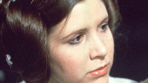 [연예 뉴스 스테이션] ‘스타워즈 레아 공주’ 캐리 피셔, 심장마비로 세상 떠나