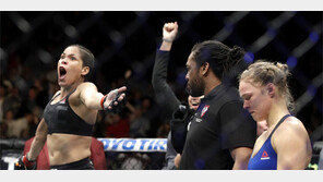 48초만에 무너진 ‘격투기 여제’